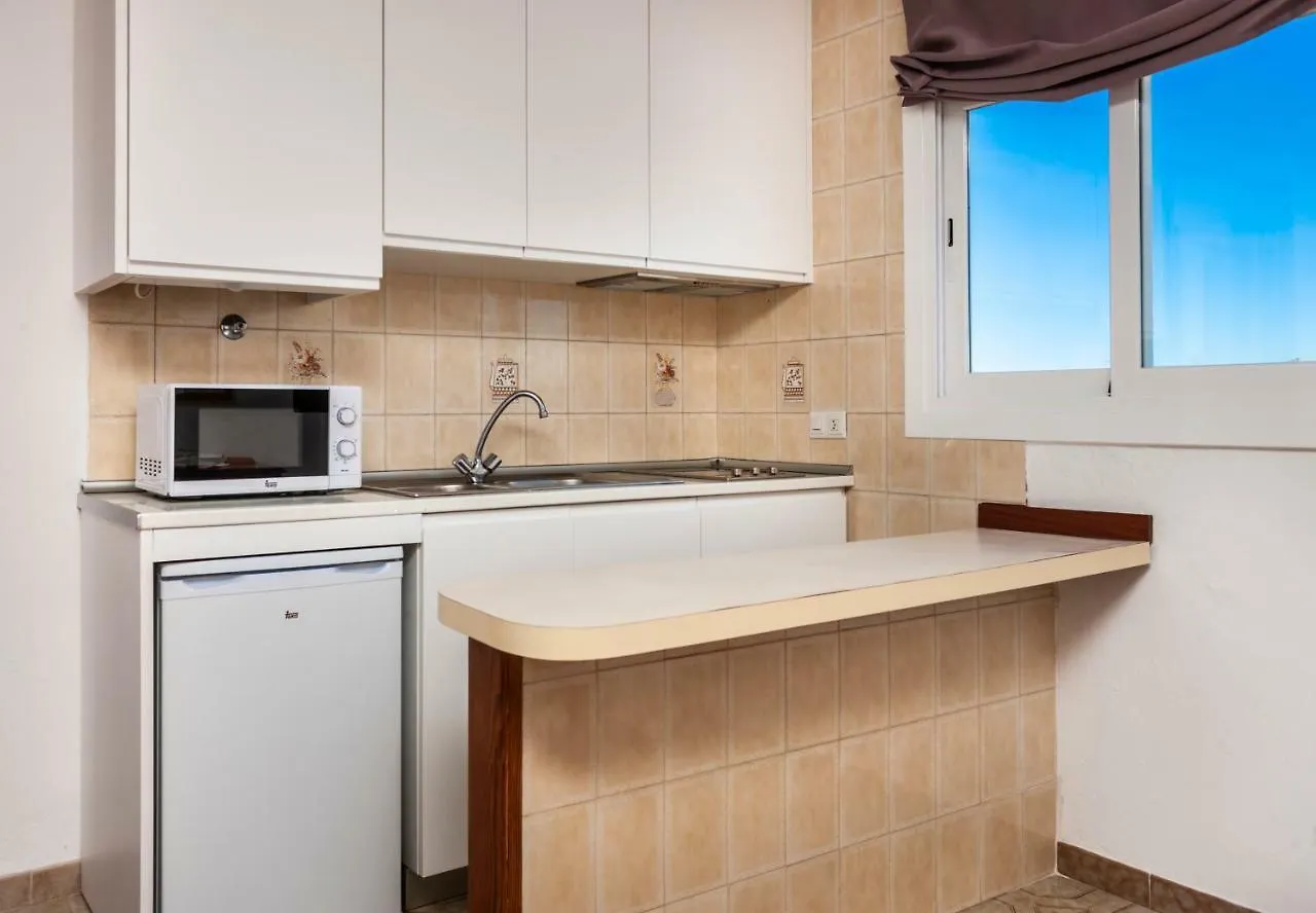 Apartamentos Charlys Can Picafort Can Picafort  Apartment