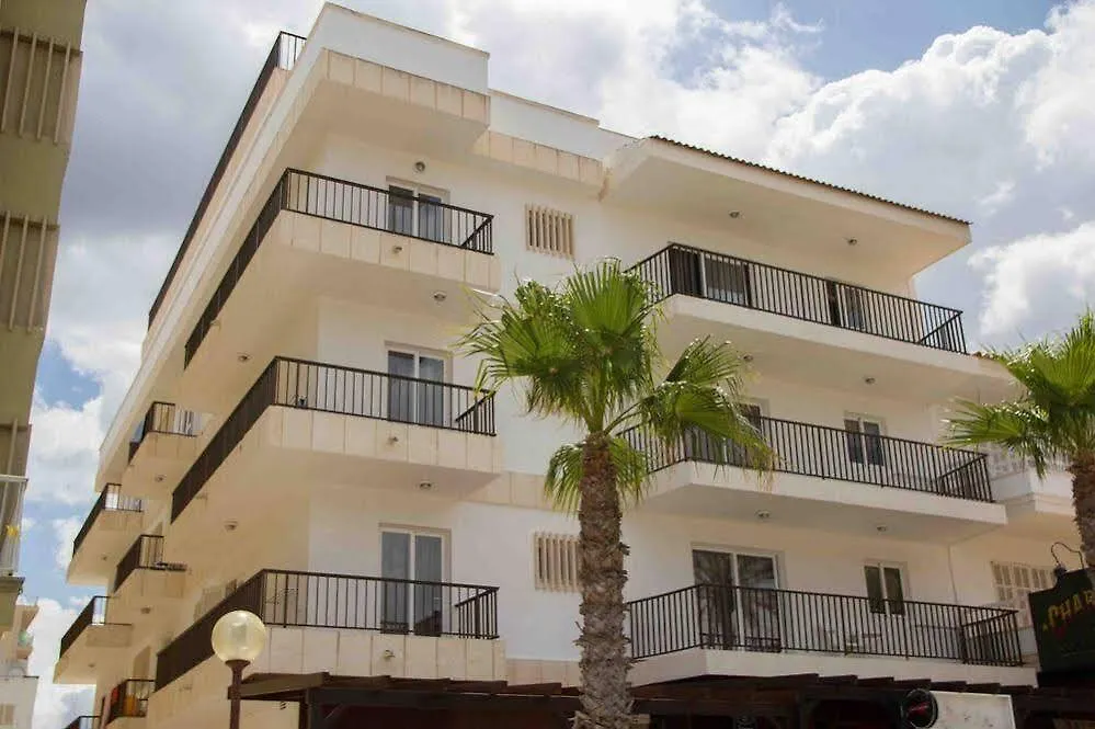 Apartamentos Charlys Can Picafort Can Picafort  Spain