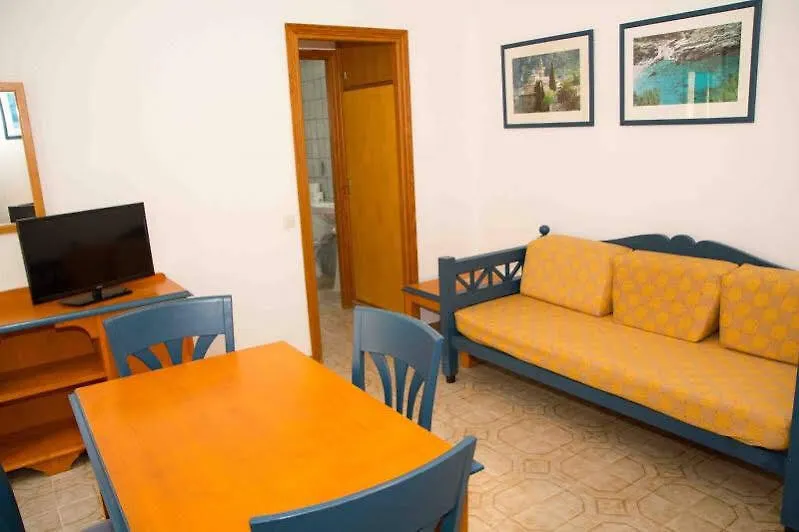 Apartamentos Charlys Can Picafort Can Picafort  Apartment