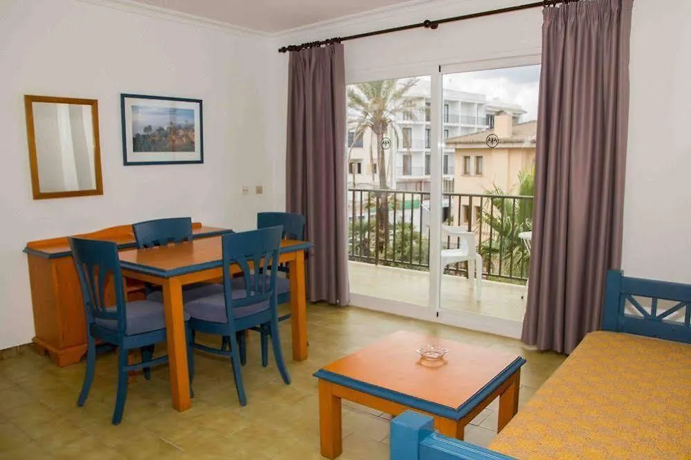 Apartment Apartamentos Charlys Can Picafort Can Picafort  Spanien